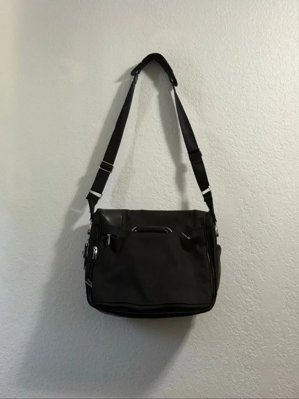 TUMI Galeao Shoulder Bag Crossbody Black Messenger Bag, 12x16